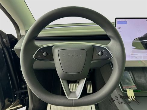 Used 2026 Tesla Model Y Performance image 12