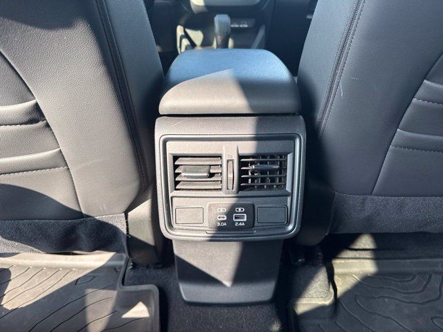 Used 2025 Subaru Forester Premium w/ Convenience Package #1 AWD/4WD image 17