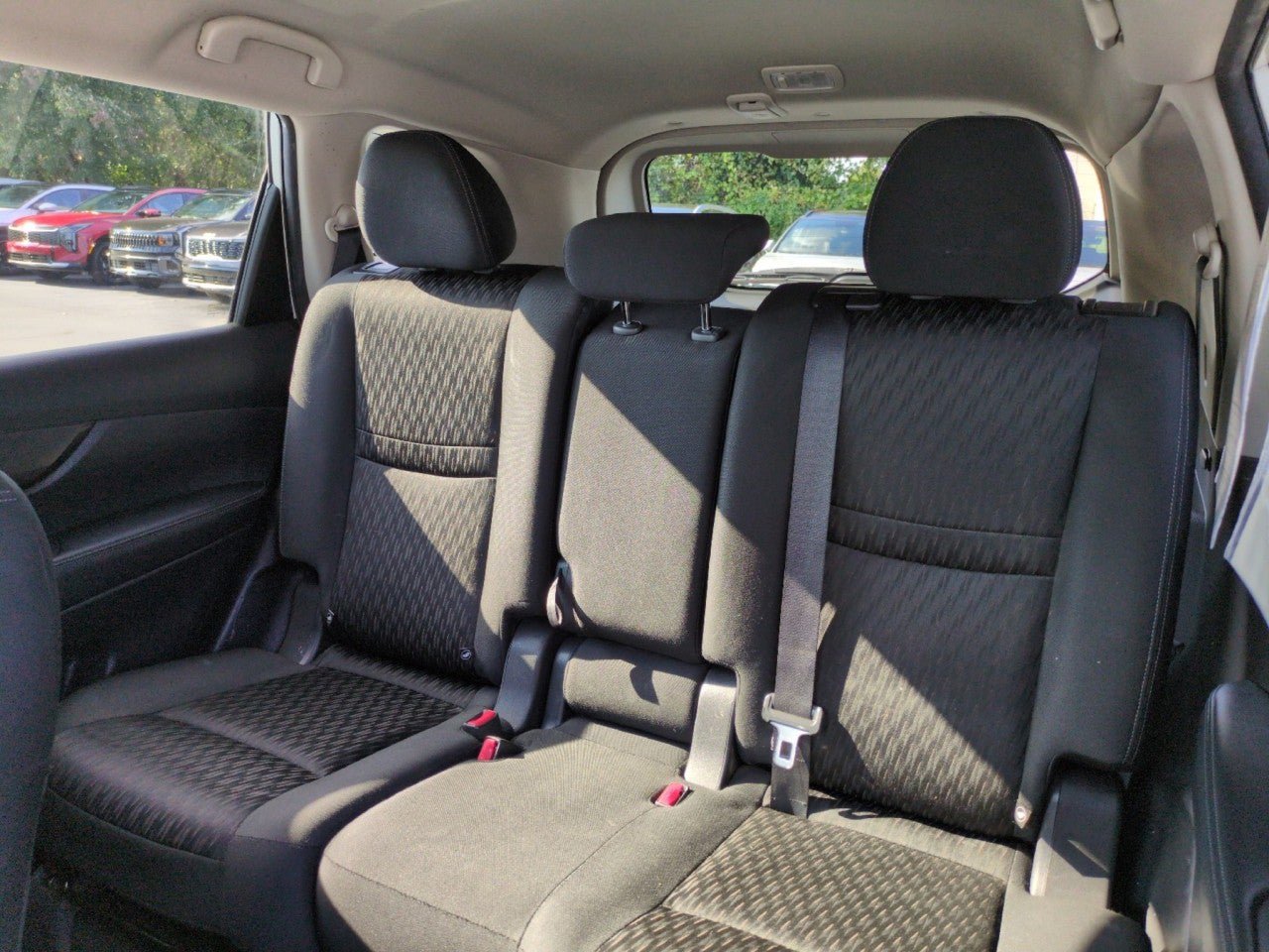 Used 2018 Nissan Rogue SV FWD image 23