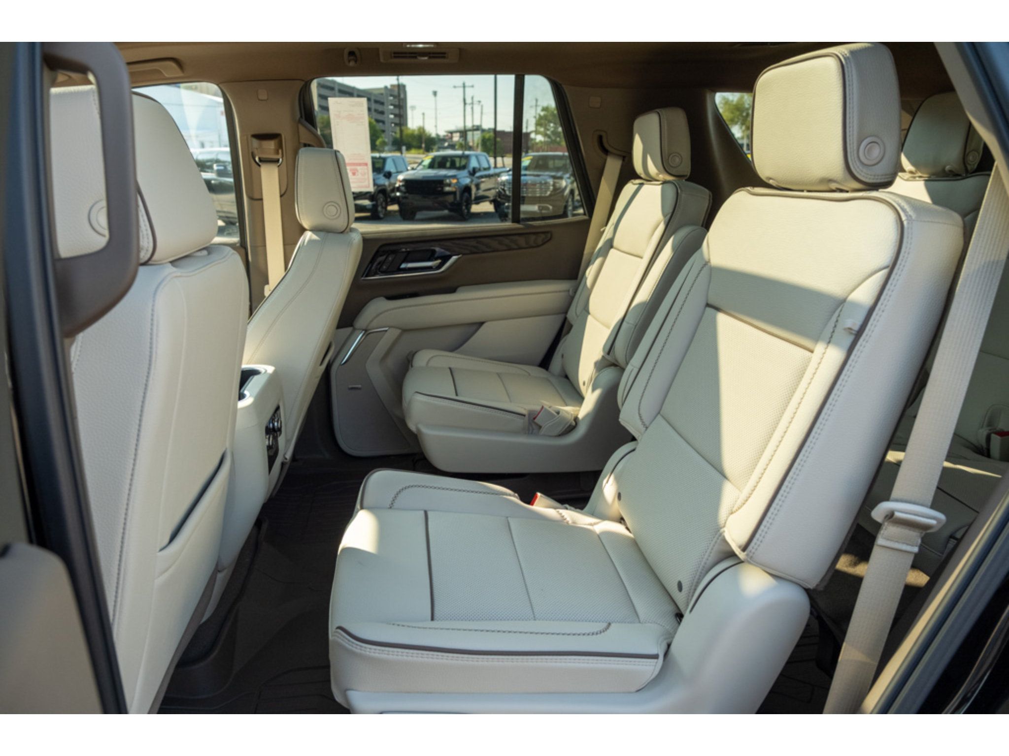 New 2026 GMC Yukon Denali w/ Sun & Power Step Package AWD/4WD image 13