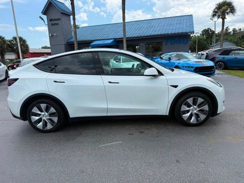 Used 2022 Tesla Model Y Long Range AWD/4WD image 4