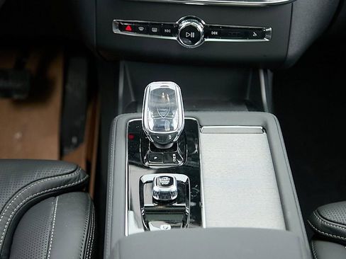 New 2026 Volvo XC90 B6 Ultra w/ Protection Package image 29