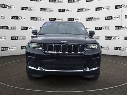 Certified 2025 Jeep Grand Cherokee L Laredo w/ Luxury Tech Group I RWD image 8