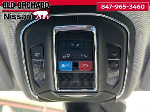 Used 2023 Jeep Grand Cherokee Limited w/ Luxury Tech Group II AWD/4WD image 20