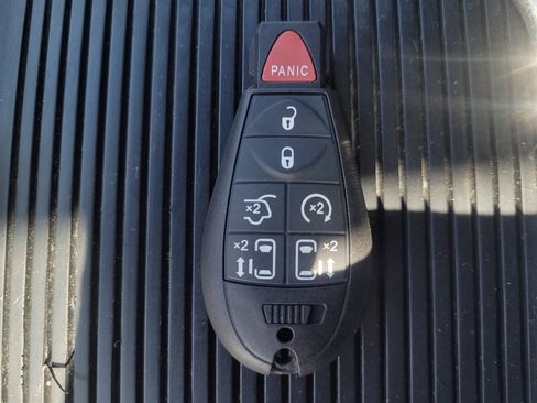 Used 2019 Dodge Grand Caravan GT image 32