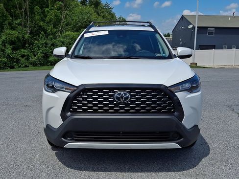 Certified 2022 Toyota Corolla Cross LE w/ Moonroof Package AWD/4WD image 2
