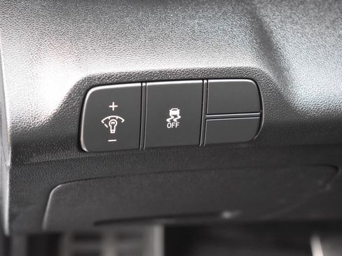 Used 2025 Hyundai Elantra Sport FWD image 19