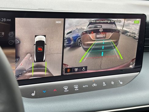 New 2026 Nissan Leaf Platinum+ w/ Cargo Package (Platinum+) image 17