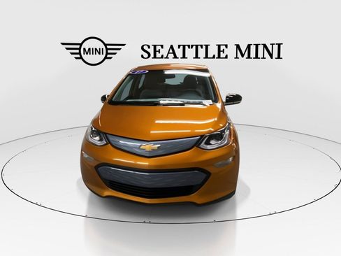 Used 2017 Chevrolet Bolt LT FWD image 4