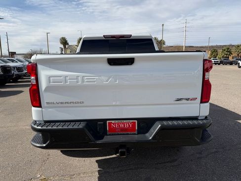 Used 2023 Chevrolet Silverado 1500 ZR2 w/ Technology Package image 6