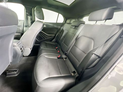 Used 2018 Mercedes-Benz GLA 250 4MATIC image 21