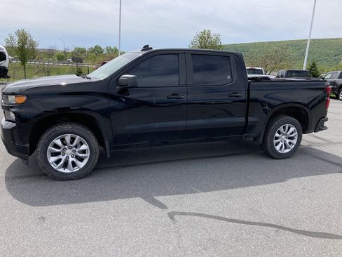 Used 2020 Chevrolet Silverado 1500 Custom w/ Custom Value Package AWD/4WD image 4