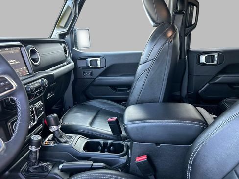 Used 2023 Jeep Wrangler Unlimited Sahara image 23