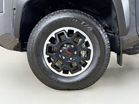 Used 2024 Toyota Tacoma TRD Off-Road image 21