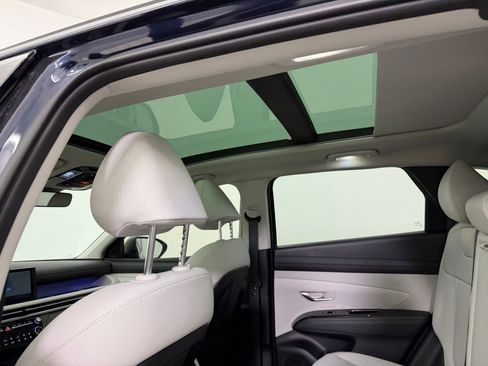 Used 2025 Hyundai Tucson Limited image 16