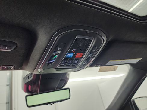 Used 2024 Jeep Wagoneer Launch Edition image 11