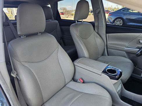 Used 2014 Toyota Prius V Three image 17