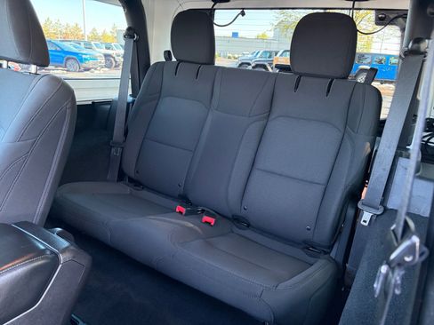 Used 2019 Jeep Wrangler Sport AWD/4WD image 31