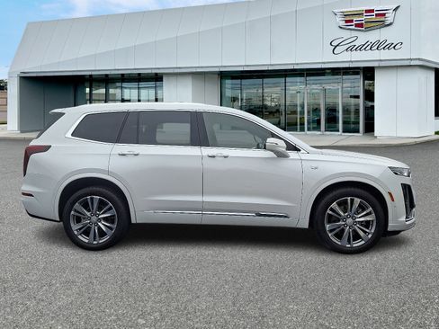 Certified 2023 Cadillac XT6 Premium Luxury w/ Technology Package image 6