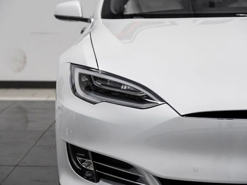 Used 2019 Tesla Model S Performance image 42