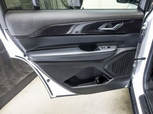 Used 2023 Jeep Grand Cherokee L Laredo image 26