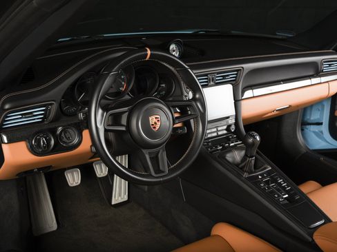 Used 2019 Porsche 911 Speedster RWD image 37