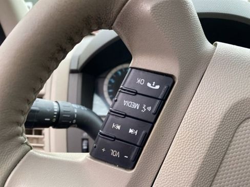 Used 2010 Ford Escape XLT image 23