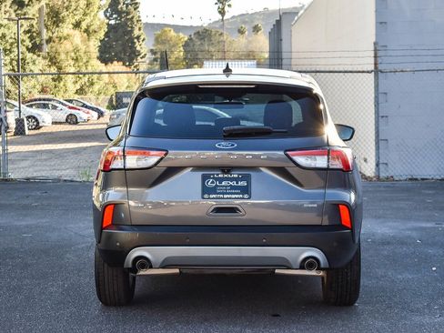 Used 2022 Ford Escape SE w/ Cold Weather Package image 4