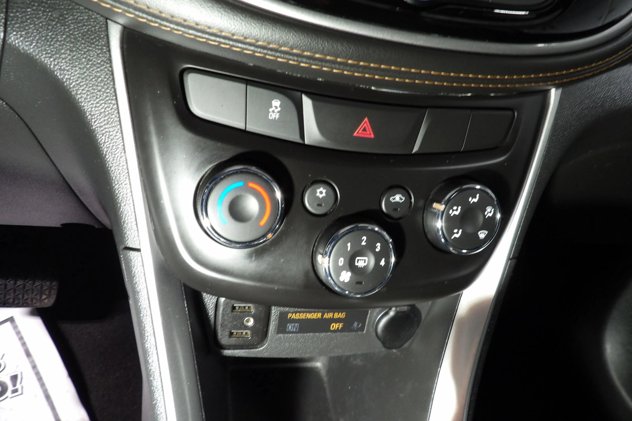 Used 2021 Chevrolet Trax LT w/ Driver Confidence Package FWD image 13
