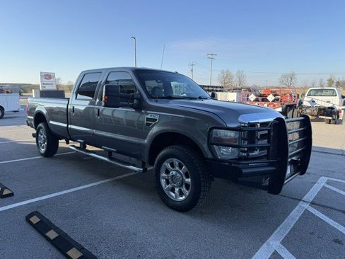 Used 2010 Ford F350 Lariat image 3