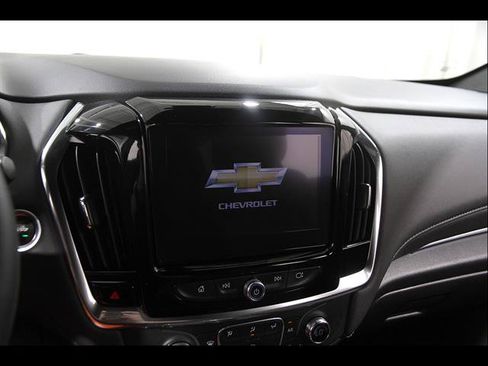 Used 2023 Chevrolet Traverse LT FWD image 9