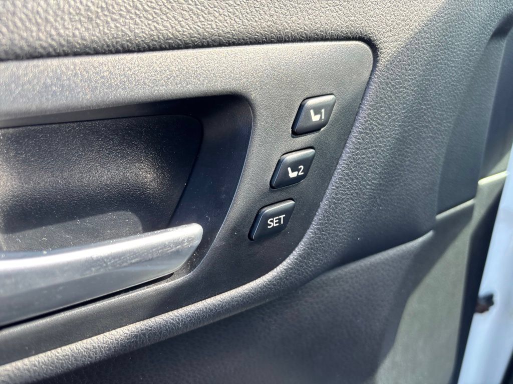 Used 2018 Toyota Highlander Limited Platinum AWD/4WD image 21