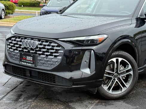 Certified 2025 Audi Q5 Premium w/ Convenience Package AWD/4WD image 2