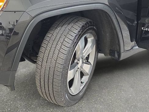 Used 2015 Jeep Grand Cherokee Limited AWD/4WD image 32