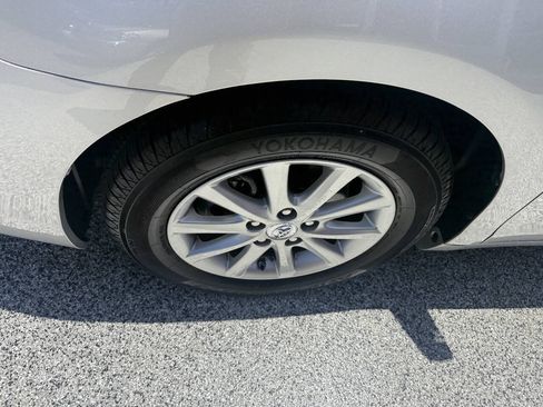 Used 2010 Toyota Camry XLE FWD image 24