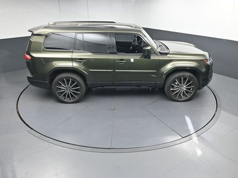 Used 2024 Lexus GX 550 w/ Cold Area Package image 38