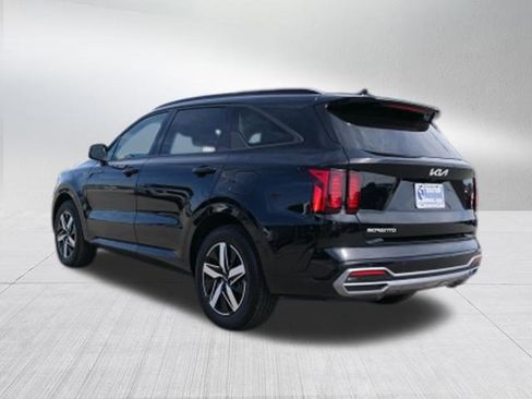 Certified 2023 Kia Sorento EX w/ Panoramic Sunroof Package image 5