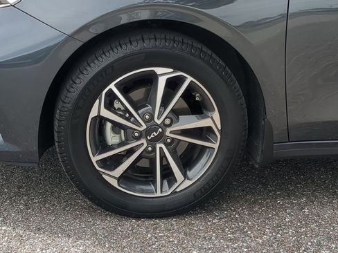 Used 2023 Kia Forte LXS w/ LXS Technology Package image 11