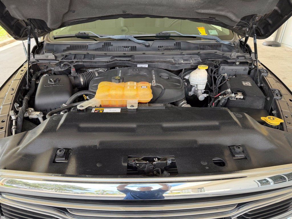 Used 2019 RAM 1500 Laramie w/ Convenience Group AWD/4WD image 11