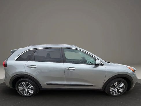 Used 2022 Kia Niro EX FWD image 4