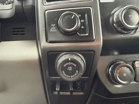Used 2020 Ford F150 XLT w/ Equipment Group 302A Luxury AWD/4WD image 15
