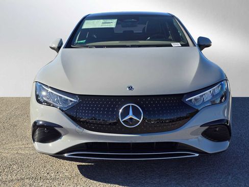 New 2026 Mercedes-Benz EQE 320 4MATIC Sedan image 8