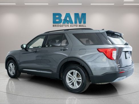 Used 2023 Ford Explorer XLT w/ Equipment Group 202A AWD/4WD image 5