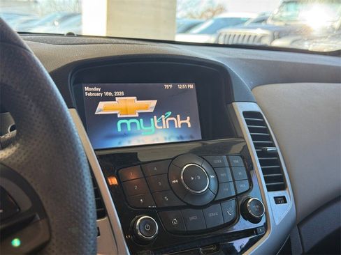 Used 2016 Chevrolet Cruze LT w/ Technology Package image 21