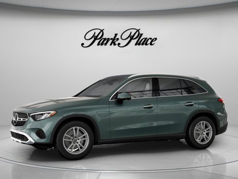 Used 2026 Mercedes-Benz GLC 300 image 3