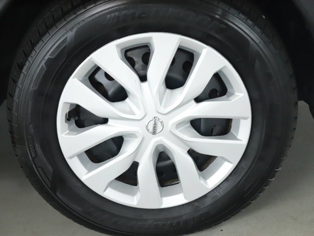 Used 2016 Nissan Rogue S FWD image 11