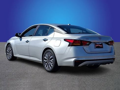 Used 2024 Nissan Altima 2.5 SV image 6