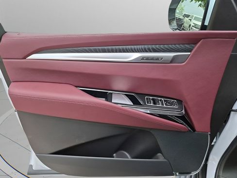 New 2026 Cadillac Escalade ESV Sport w/ Touring Package AWD/4WD image 31