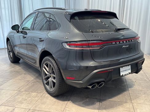 Used 2025 Porsche Macan image 3