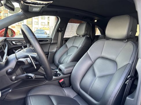 Used 2024 Porsche Macan image 5